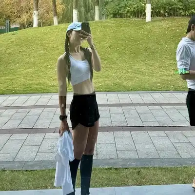 余子巧
